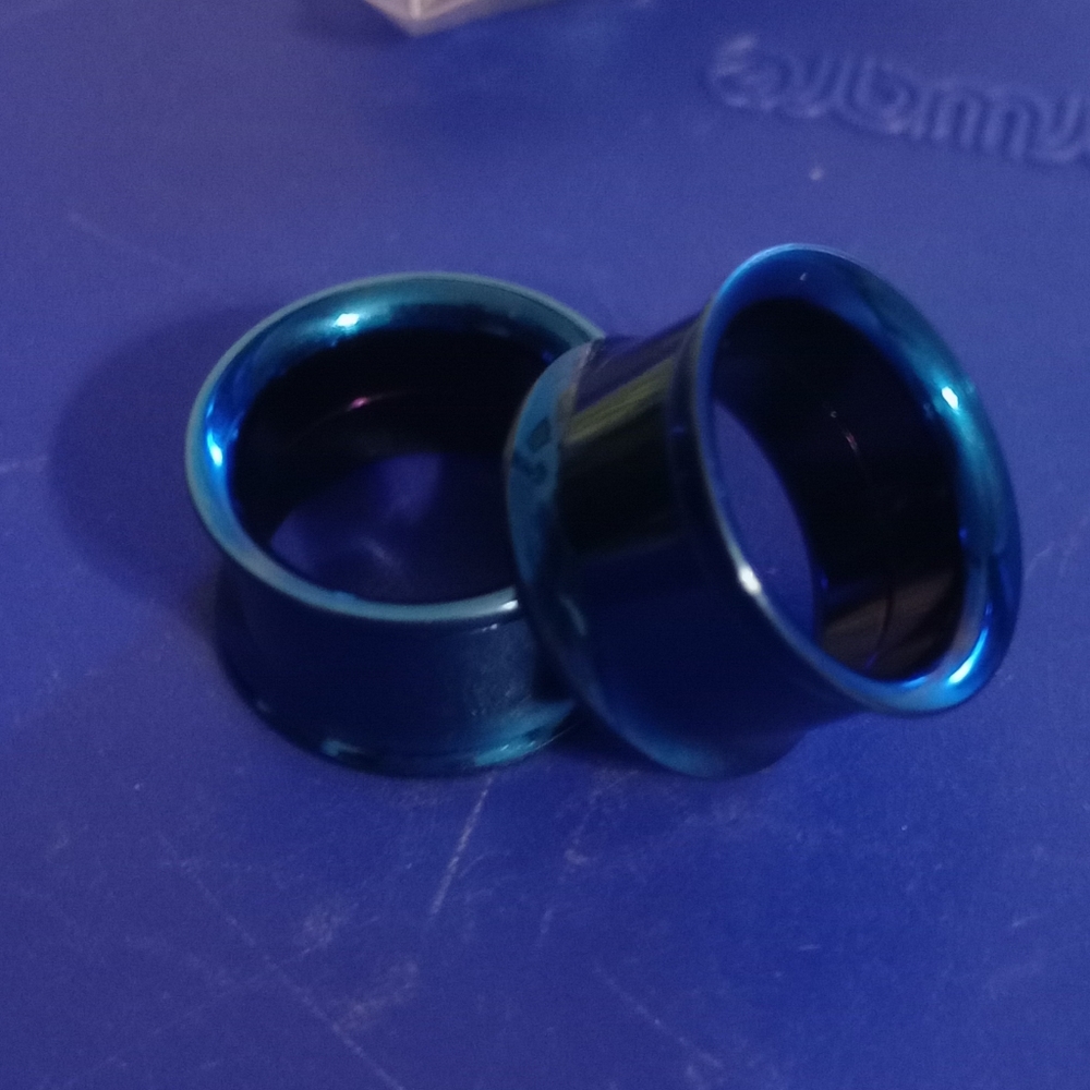 BLUE SCREW BACK  STAINLESS STEEL TUNNELS